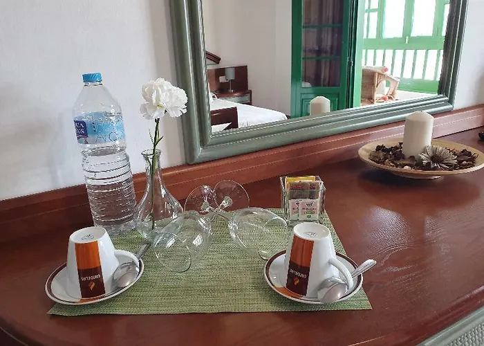 Hotelito El Campo Nocleg ze śniadaniem 3*